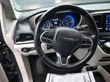 Used 2017 Chrysler Pacifica Touring-L image 2