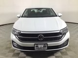 Used 2022 Volkswagen Jetta S image 2