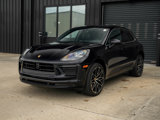 Certified 2024 Porsche Macan image 2