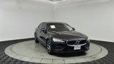 Used 2020 Volvo S60 T6 Momentum image 2