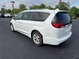 Used 2017 Chrysler Pacifica Touring-L Plus image 4