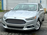 Used 2016 Ford Fusion SE w/ Equipment Group 202A image 3