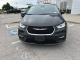 Used 2022 Chrysler Pacifica Touring-L image 5