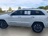 Used 2017 Jeep Grand Cherokee Overland w/ Jeep Active Safety Group image 4