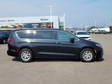 Used 2022 Chrysler Pacifica Touring-L image 4