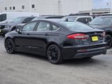 Used 2020 Ford Fusion SE image 4