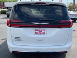 Used 2023 Chrysler Pacifica Touring-L image 5