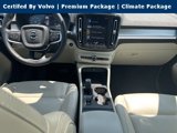 Used 2022 Volvo XC40 T5 Momentum image 4