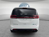 Used 2022 Chrysler Pacifica Touring-L w/ Uconnect Theater Family Group image 4