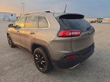 Used 2017 Jeep Cherokee Limited image 4