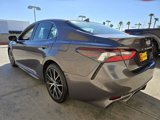 Used 2022 Toyota Camry SE image 3