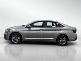 Used 2024 Volkswagen Jetta SE image 3