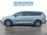 Used 2023 Chrysler Pacifica Touring-L image 3