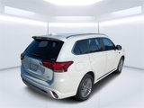 Used 2022 Mitsubishi Outlander 4WD Plug-In Hybrid image 3