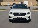 Used 2024 Volvo XC40 B5 Core image 2
