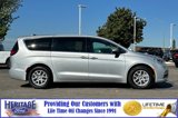 Used 2023 Chrysler Pacifica Touring-L image 3