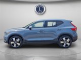 Used 2022 Volvo XC40 T5 Momentum image 4
