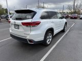 Used 2017 Toyota Highlander Limited image 3