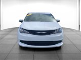 Used 2022 Chrysler Voyager LX image 2