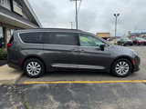 Used 2017 Chrysler Pacifica Touring-L image 2