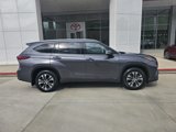 Used 2021 Toyota Highlander XLE image 3