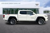 Used 2019 Toyota Tacoma TRD Off-Road image 2