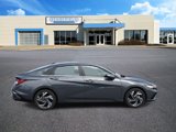 Used 2024 Hyundai Elantra SEL w/ Convenience Package image 2