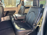 Used 2019 Chrysler Pacifica Touring-L image 4