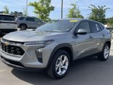 Used 2024 Chevrolet Trax LS w/ LS Convenience Package image 5