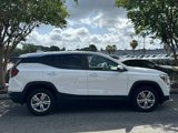 Used 2024 GMC Terrain SLE image 2