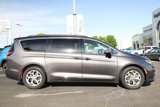 Used 2023 Chrysler Pacifica Limited image 3