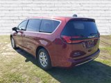 Used 2023 Chrysler Pacifica Touring-L image 3