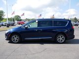 Used 2018 Chrysler Pacifica Limited image 2