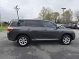 Used 2012 Toyota Highlander FWD image 2