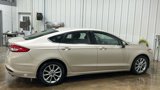 Used 2017 Ford Fusion SE w/ Fusion SE Technology Package image 2