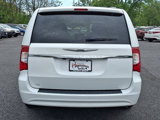 Used 2013 Chrysler Town & Country Touring image 5