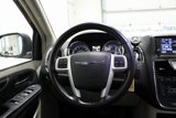 Used 2016 Chrysler Town & Country Touring image 4