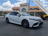 Used 2023 Toyota Camry SE image 2