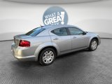 Used 2013 Dodge Avenger SE image 3