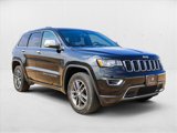 Used 2017 Jeep Grand Cherokee Limited image 3