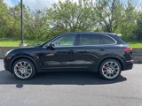 Used 2017 Porsche Cayenne Turbo image 2