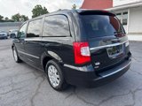 Used 2016 Chrysler Town & Country Touring image 5