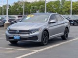 Used 2023 Volkswagen Jetta SE image 2