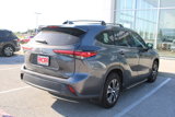 Used 2021 Toyota Highlander XLE image 2