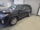Used 2014 Kia Sorento LX image 2
