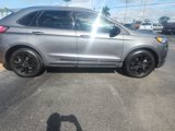 Used 2023 Ford Edge SE w/ Black Appearance Package image 4