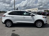 Used 2024 Ford Edge SEL image 2