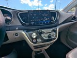 Used 2023 Chrysler Pacifica Touring-L image 4