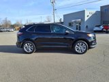 Used 2024 Ford Edge Titanium image 2