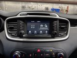 Used 2017 Kia Sorento LX w/ LX Convenience Package image 4